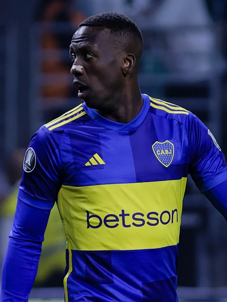 Luis Advíncula jugando en Boca. (Foto: X).