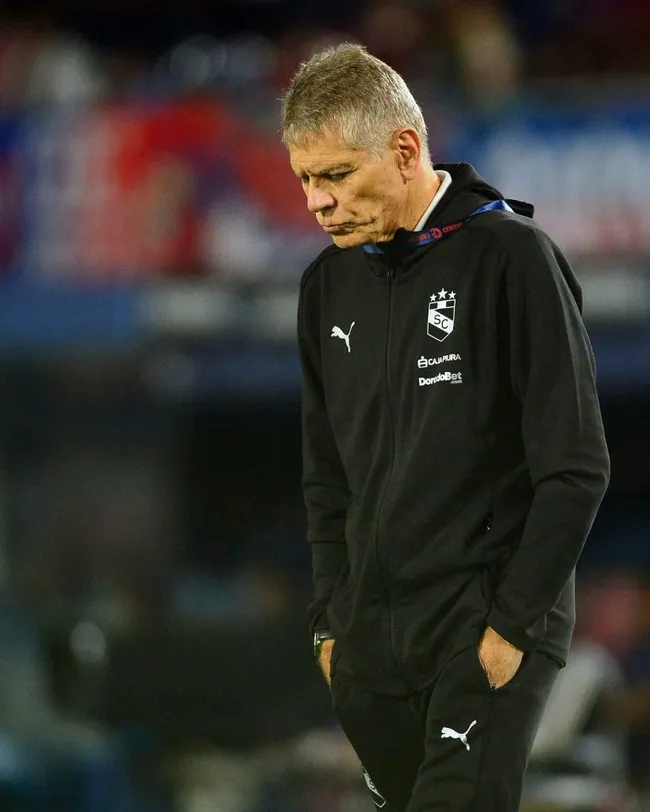 Paulo Autuori preocupado en Paraguay. (Foto: X).