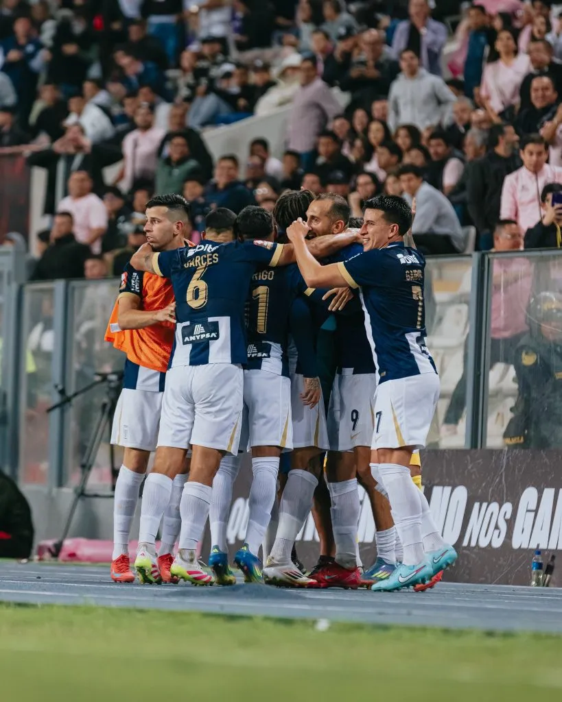 Alianza Lima celebrando contra Sport Boys. (Foto: X).