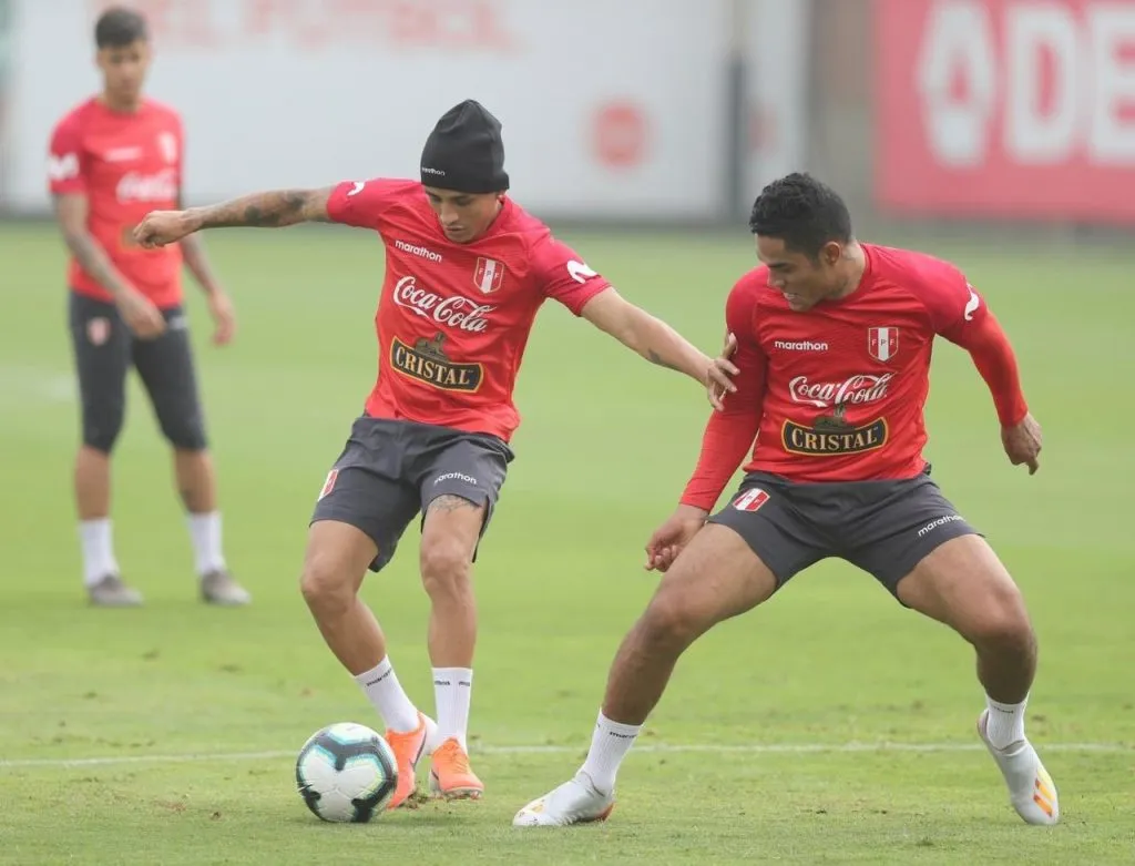 Yoshimar Yotún y Anderson Santamaría (FPF).