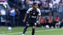 André Carrillo vistiendo la camiseta de Corinthians.