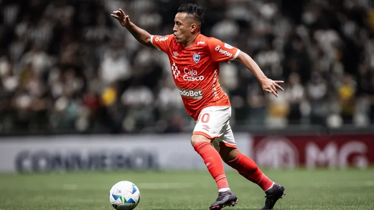 Christian Cueva tomó una decisión sobre su futuro en Cienciano.