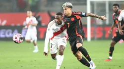 Luis Díaz y Advíncula, en el último duelo entre Perú y Colombia.