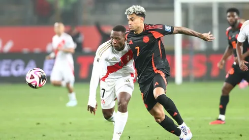 Luis Díaz y Advíncula, en el último duelo entre Perú y Colombia.