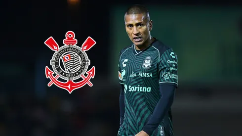 Pedro Aquino, volante del Club Santos Laguna.