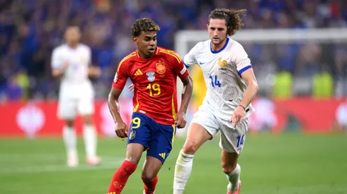 Lamine Yamal y Adrien Rabiot, en el último partido entre España y Francia.