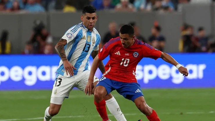 Cristian Romero y Alexis Sánchez.