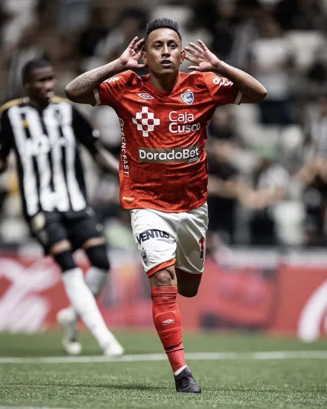 Christian Cueva con camiseta de Cienciano. (Foto: X).