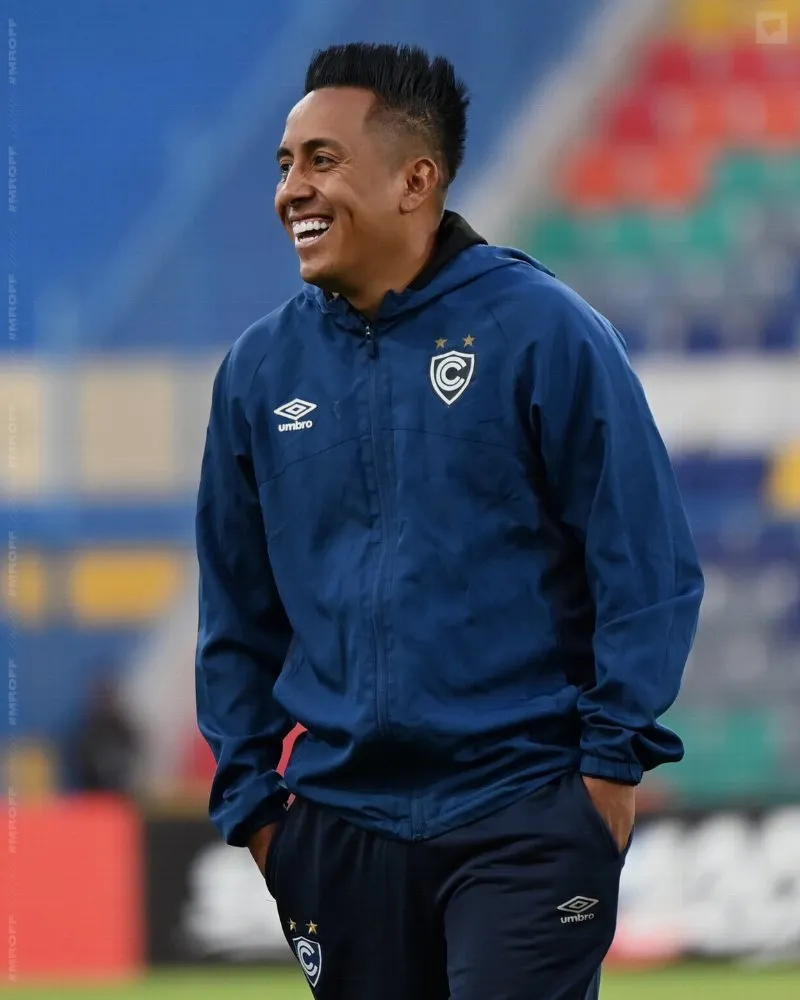 Christian Cueva en los entrenamientos de Cienciano. (Foto: X).