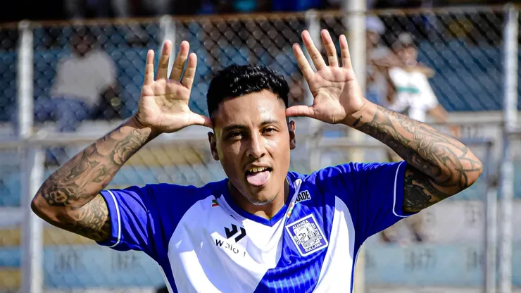 Miguel Graneros celebrando su gol en el Alianza Atlético vs. Comerciantes Unidos.