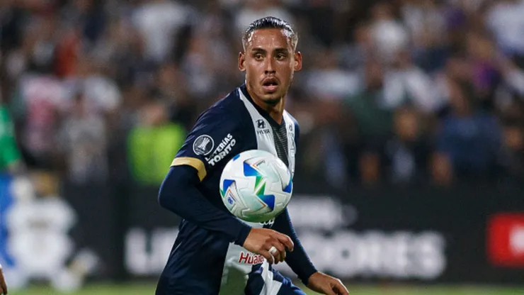 Erick Noriega jugando para Alianza Lima.