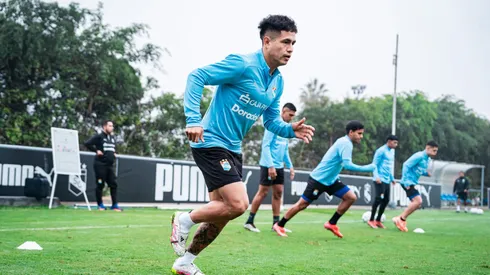 Jugadores de Sporting Cristal entrenando en La Florida.