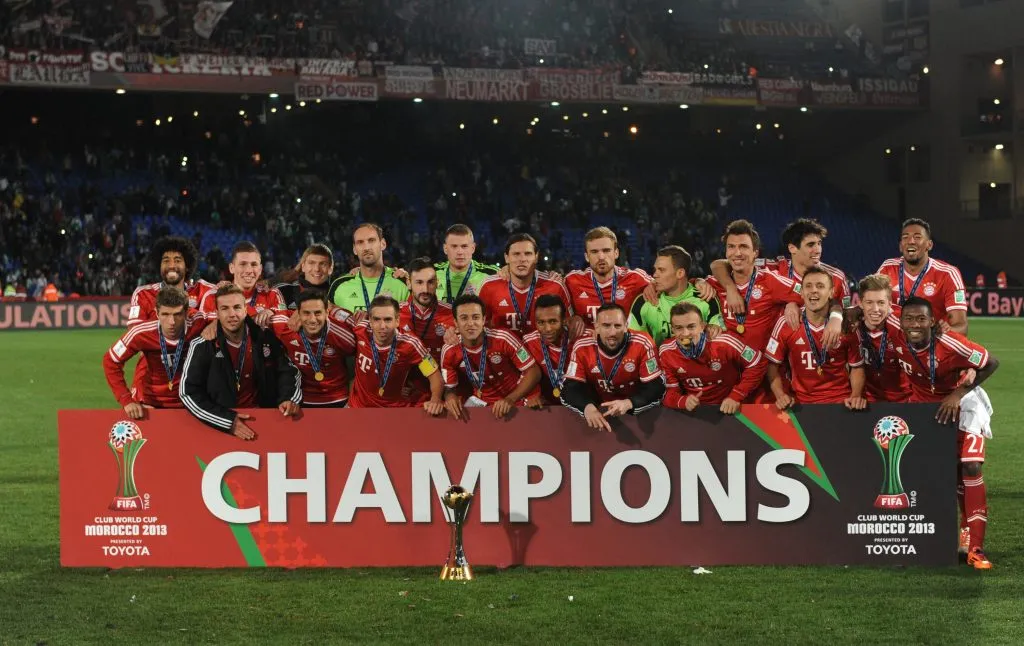 Claudio Pizarro con la medalla de campeón (Foto: Getty).