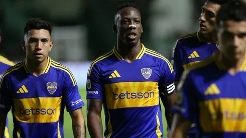 Luis Advíncula debe recuperarse físicamente para formar parte del once inicial de Boca Juniors.