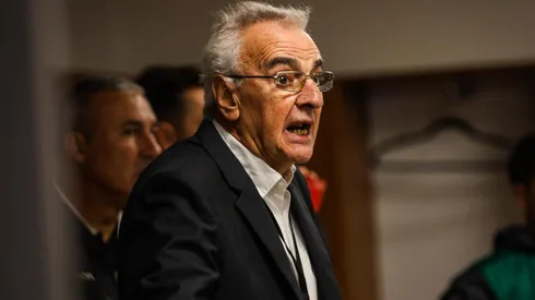 Jorge Fossati criticado pese a la victoria.