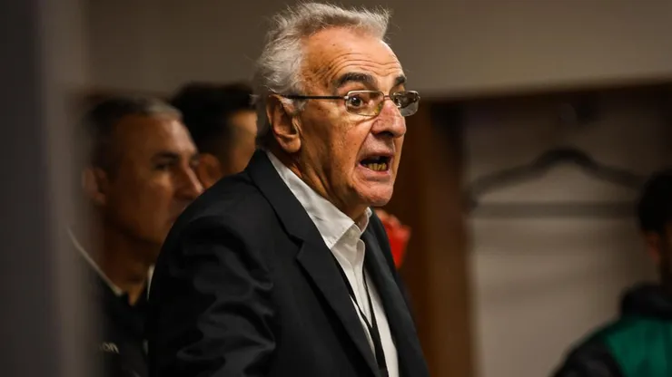 Jorge Fossati criticado pese a la victoria.