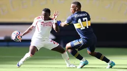 Luis Advíncula fue titular con Boca Juniors.