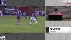 Michael Espinoza anuló el gol de Matías Sen por mano de Bruno Portugal.
