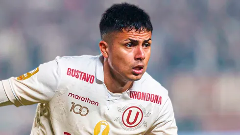 Jairo Concha jugando con Universitario.