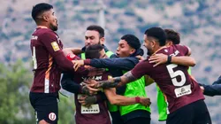 Los jugadores de Universitario festejan el triunfo por 1-0 ante Ayacucho.