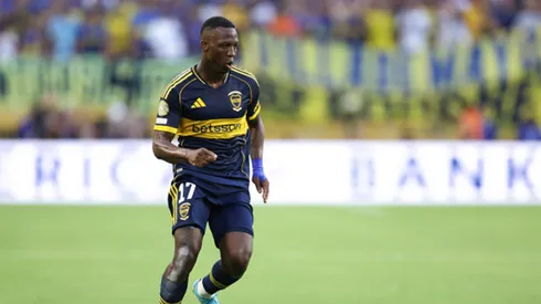 Luis Advíncula, defensor de Boca Juniors.