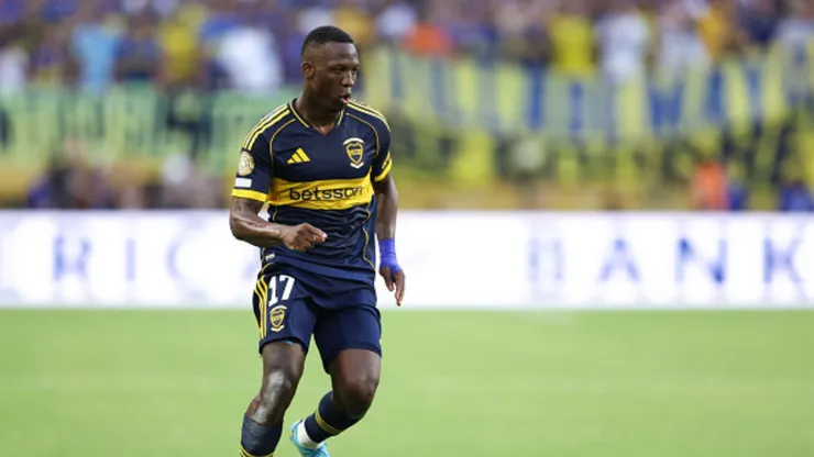 Luis Advíncula, defensor de Boca Juniors.