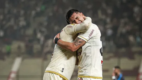 Universitario goleó y se metió en el primer lugar.