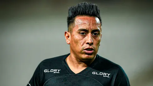 Christian Cueva a punto de debutar con Emelec.
