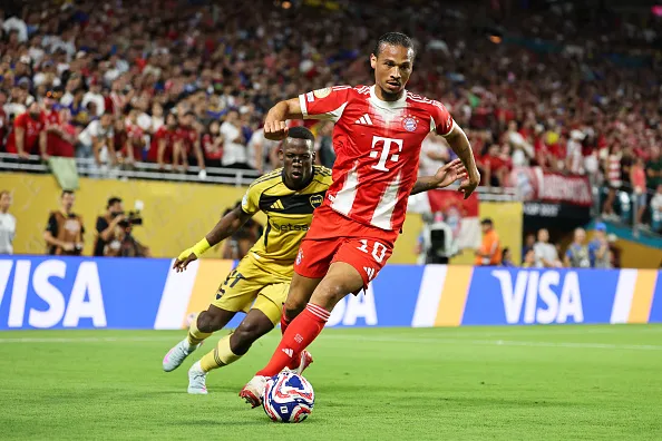 Luis Advíncula y Leroy Sané en el Bayern Múnich vs. Boca Juniors.