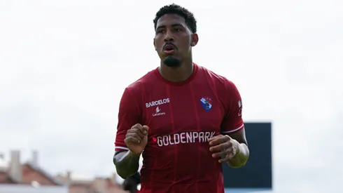 Jesús Castillo con camiseta del Gil Vicente de Portugal.