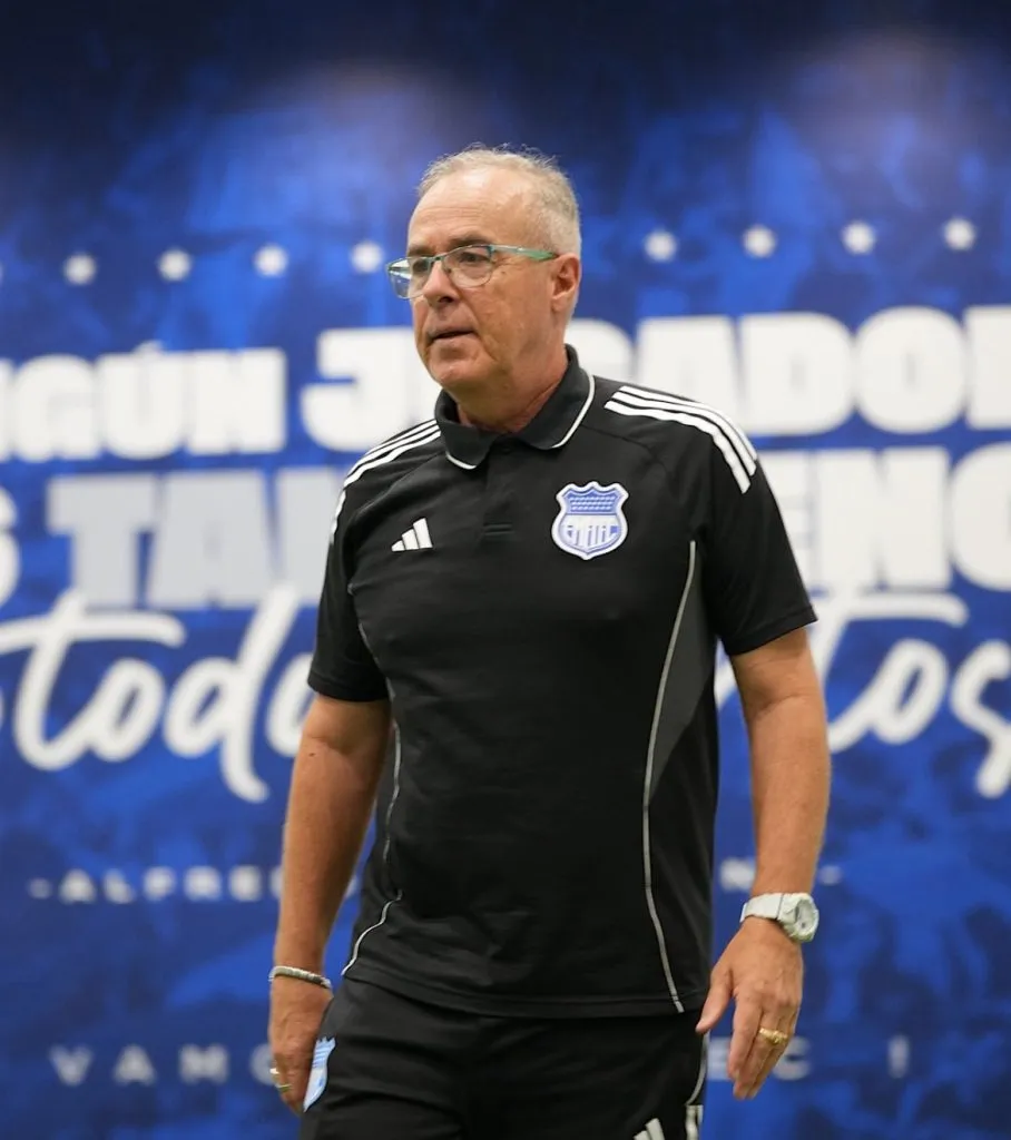 Emelec despididió a Jorge Célico. (Foto: X).