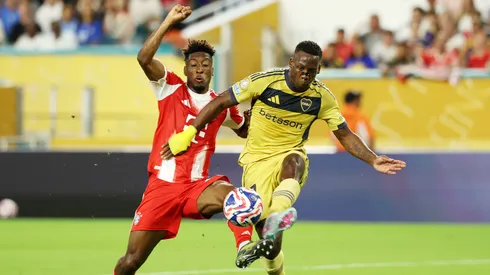 Luis Advíncula fue parte del once titular de Boca Juniors contra Bayern Múnich.