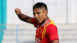 Raúl Ruidíaz, en un partido de Liga 1 con Atlético Grau.