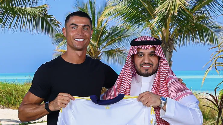 Cristiano Ronaldo firmó su renovación con Al-Nassr hasta 2027.