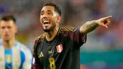 Sergio Peña jugando para Perú.