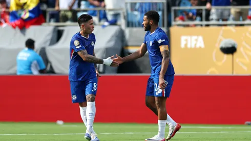 Enzo Fernández y Reece James, figuras de Chelsea.
