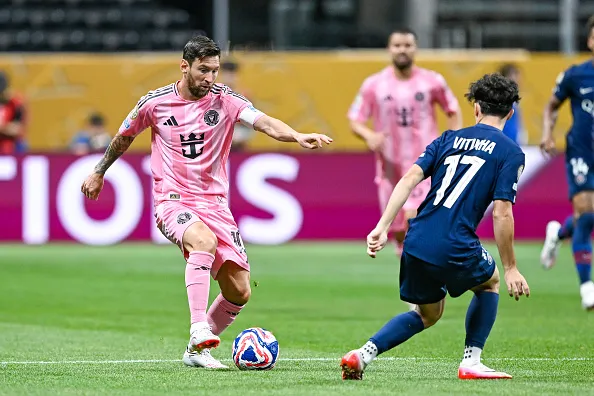 Lionel Messi y Vitinha en el PSG vs. Inter Miami.