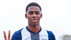 Víctor Guzmán con camiseta de Alianza Lima.