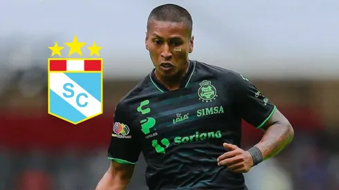 Pedro Aquino con camiseta de Santos Laguna.