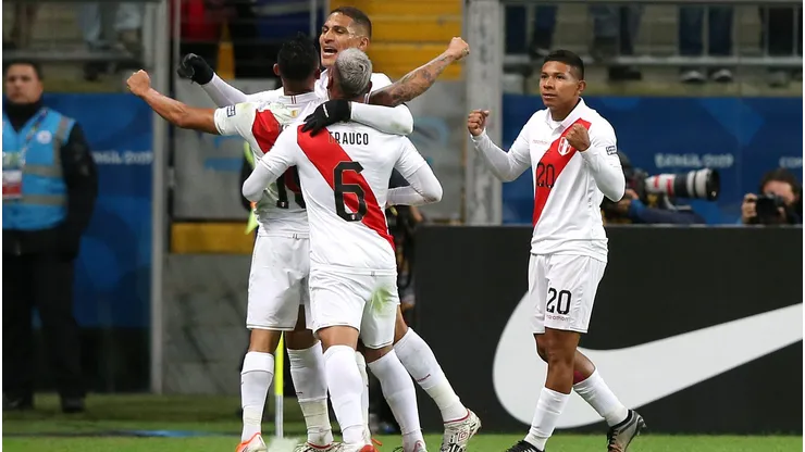 Guerrero y Flores, compañeros en la Selección Peruana.