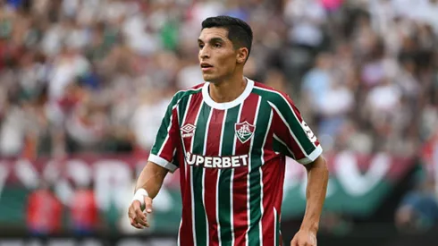 Kevin Serna con camiseta de Fluminense.