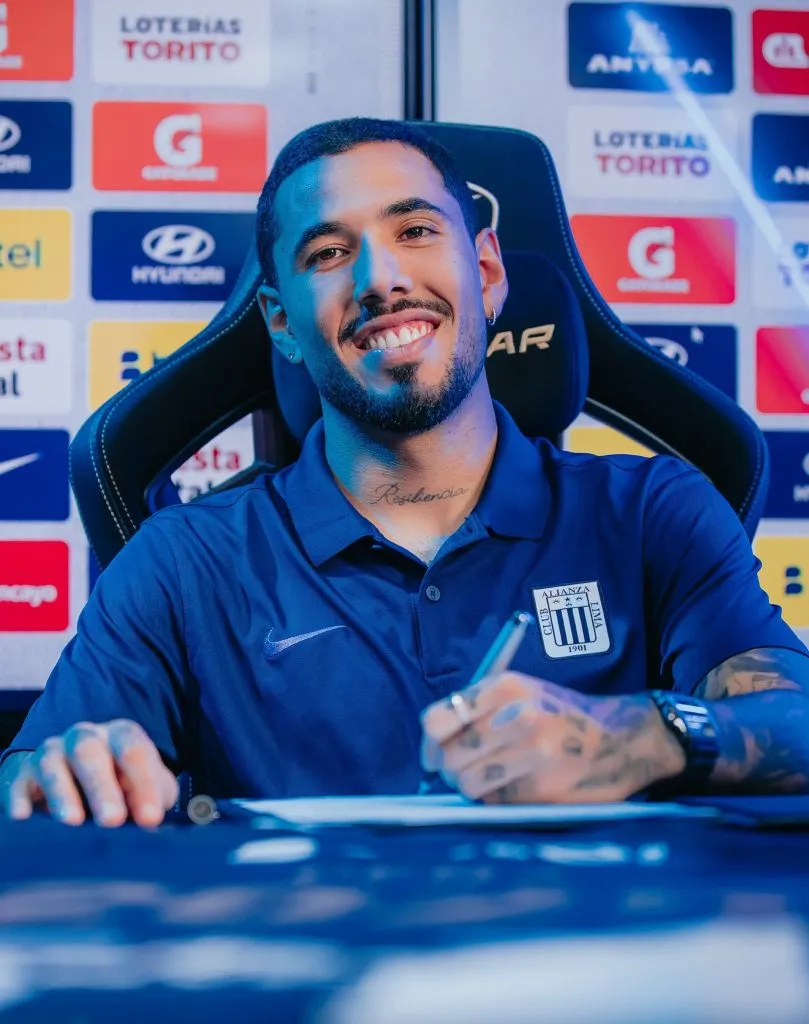 Sergio Peña listo en Alianza Lima. (Foto: X).