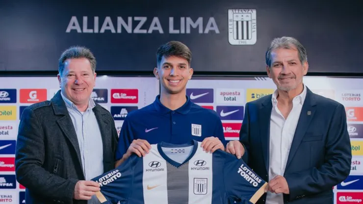 Alianza Lima contrató a una apuesta según Franco Navarro.