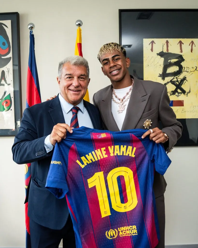 Lamine Yamal tras su renovación. (Foto: X).
