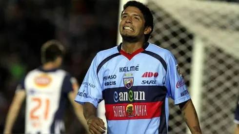 Reimond Manco con camiseta de Atlante.