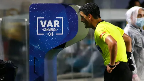 Conmebol cambiará el VAR.