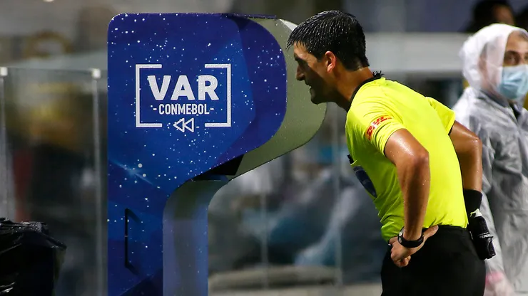 Conmebol cambiará el VAR.