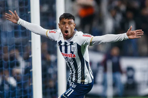 Jhamir D'Arrigo con camiseta de Alianza Lima.