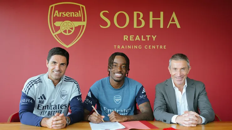 Mikel Arteta y Noni Madueke.