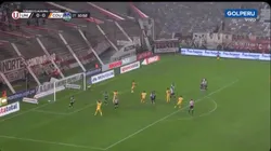 Universitario vs. Comerciantes Unidos.